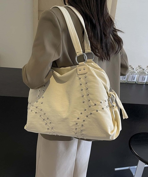 LA VORAGINE（ラ ヴォラジネ）の「リベット大容量トートバッグ（トートバッグ・レディース・モカ/ベージュ/グリーン/ブラック/アイボリー・FREE）」の22枚目の写真