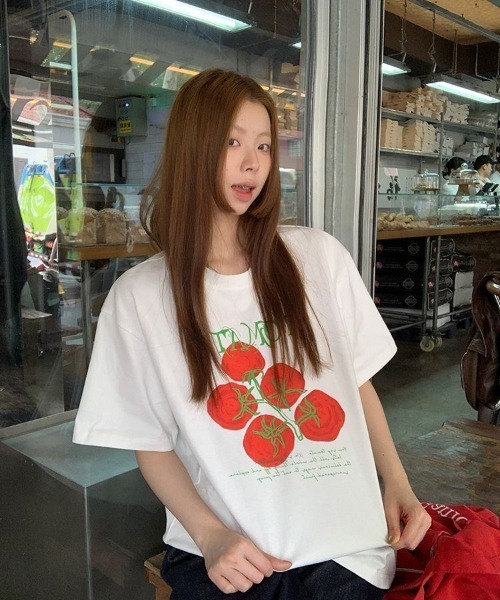 DIAVEL(ディアベル)の「TOMATO&スターフルーツ 選べるプリントTシャツ(Tシャツ/カットソー・レディース・グリーン/レッド・M)」の17枚目の写真