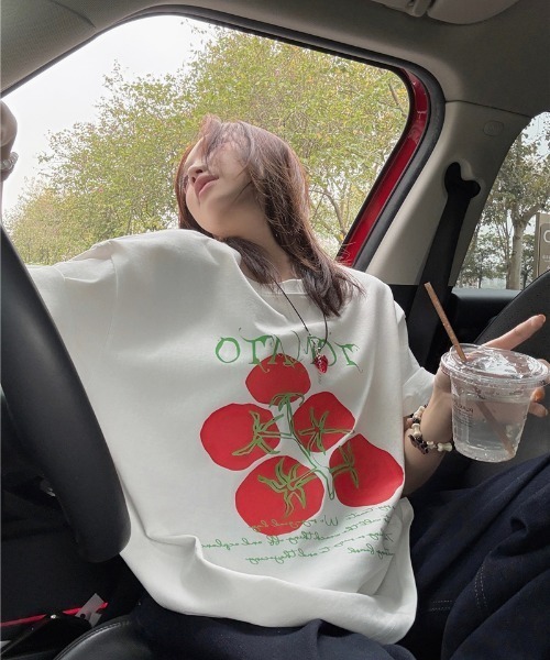 DIAVEL(ディアベル)の「TOMATO&スターフルーツ 選べるプリントTシャツ(Tシャツ/カットソー・レディース・グリーン/レッド・M)」の3枚目の写真