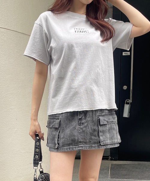 ROGER AND RAW(ロジャーアンドロウ)の「ヴィンテージ加工 ピグメント 刺繍Tシャツ(Tシャツ/カットソー・レディース・スミクロ/グレー/ホワイト/ブルー・FREE)」の15枚目の写真
