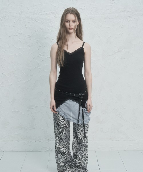 SETUPEXE（セットアップイーエックスイー）の「LACE UP DOWN SLEEVELESS（キャミソール・レディース・ブラック/ホワイト・フリー）」の3枚目の写真