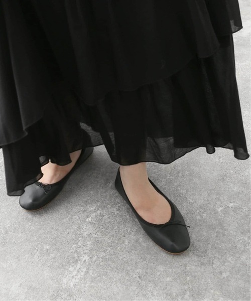 SLOBE IENA(スローブイエナ)の「《WEB限定サイズあり/追加2》BONITAS/ボニータス バレエシューズ(バレエシューズ・レディース・ベージュ/ブラック・24.5cm/24cm/23.5cm/23cm/22.5cm)」の3枚目の写真