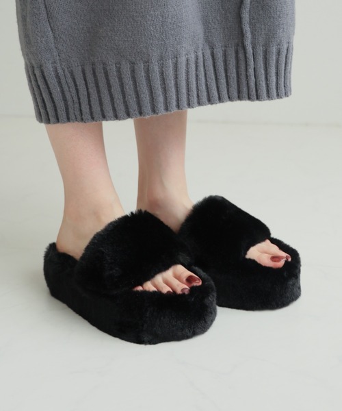 VIVIAN（ヴィヴィアン）の「ふわふわファー厚底スリッパサンダル（サンダル・レディース・ピンク/ベージュ/ブラック・LL/L/M/S）」の19枚目の写真