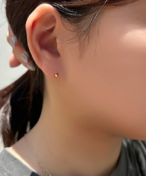 Phoebe（フィービィー）の「【金属アレルギー対応】メタルオーバルピアス(片耳)/サージカルステンレス/ユニセックス（ピアス（片耳用）・レディース・ゴールド系1/シルバー系2/ゴールド系2/シルバー系1・FREE）」の7枚目の写真