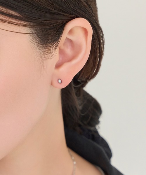 Phoebe（フィービィー）の「【金属アレルギー対応】メタルオーバルピアス(片耳)/サージカルステンレス/ユニセックス（ピアス（片耳用）・レディース・ゴールド系1/シルバー系2/ゴールド系2/シルバー系1・FREE）」の10枚目の写真