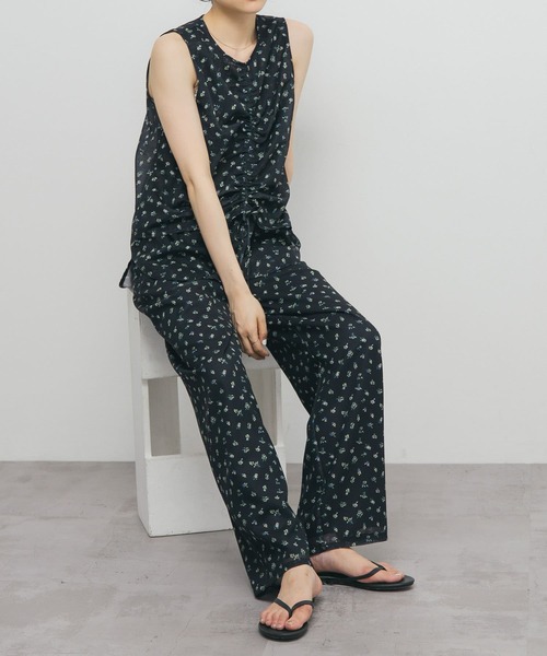 KBF(ケイビーエフ)の「フラワープリントメッシュパンツ(その他パンツ・レディース・ブラウン系その他/ブルー系その他・ONE)」の2枚目の写真