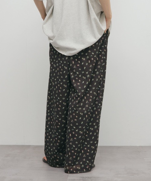 KBF(ケイビーエフ)の「フラワープリントメッシュパンツ(その他パンツ・レディース・ブラウン系その他/ブルー系その他・ONE)」の6枚目の写真