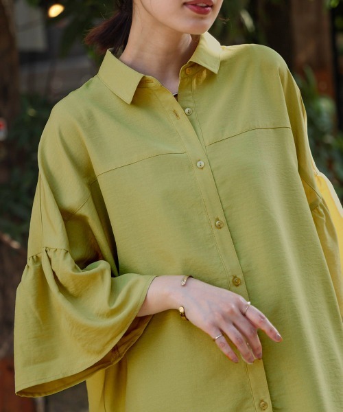 Bou Jeloud(ブージュルード)の「ギャザースリーブシャツ(シャツ/ブラウス・レディース・ライム/モカ/ブラック・38)」の3枚目の写真