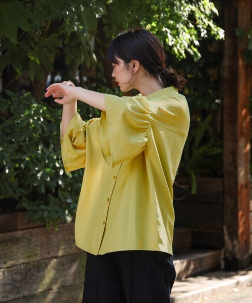 Bou Jeloud(ブージュルード)の「ギャザースリーブシャツ(シャツ/ブラウス・レディース・ライム/モカ/ブラック・38)」の6枚目の写真