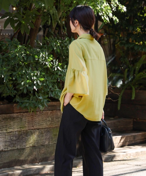 Bou Jeloud(ブージュルード)の「ギャザースリーブシャツ(シャツ/ブラウス・レディース・ライム/モカ/ブラック・38)」の7枚目の写真