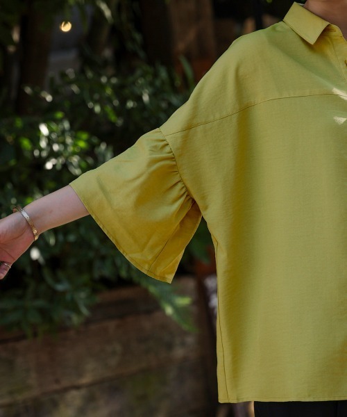 Bou Jeloud(ブージュルード)の「ギャザースリーブシャツ(シャツ/ブラウス・レディース・ライム/モカ/ブラック・38)」の9枚目の写真