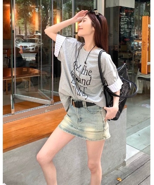 CHEER(チアー)の「袖ストライプロゴプリントルーズTシャツ(Tシャツ/カットソー・レディース・グレー/ブラック・M)」の4枚目の写真