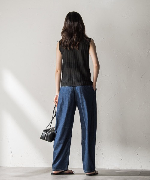 MAYSON GREY（メイソングレイ）の「【WEB限定】シアーノースリーブニットプルオーバー≪手洗い可能≫（ニット/セーター・レディース・キャメル/ブラック・M）」の3枚目の写真