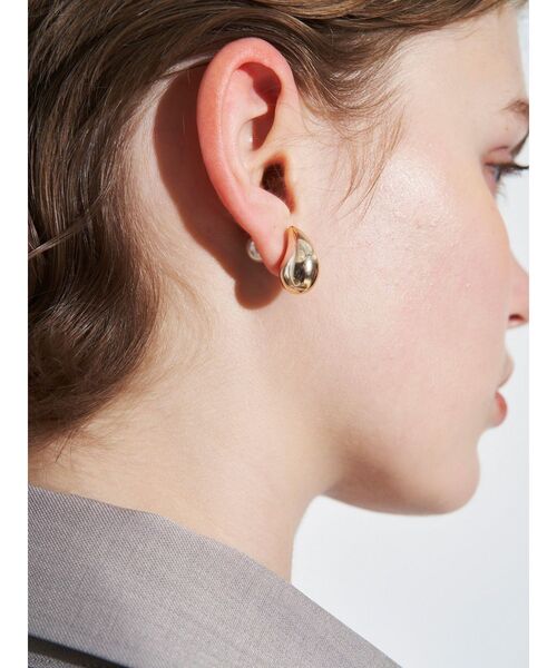 ELENDEEK（エレンディーク）の「ドロップパールスモールピアス（ピアス（両耳用）・レディース・シルバー/ゴールド・FREE）」の2枚目の写真