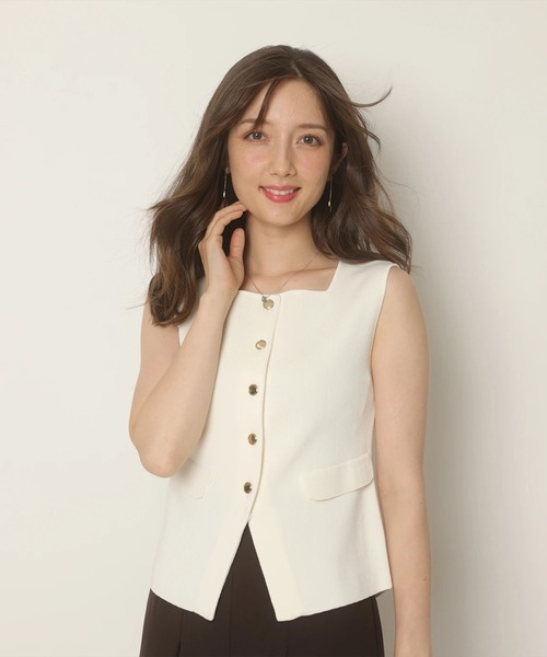 アプワイザーリッシェのスクエアネックジレニットプルオーバー　茶色 スタッフコーディネート】スクエアネックジレニットプルオーバー｜mio