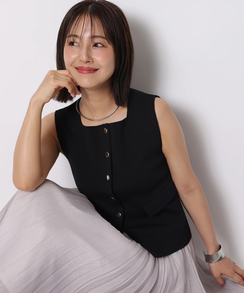 アプワイザーリッシェのスクエアネックジレニットプルオーバー　茶色 スタッフコーディネート】スクエアネックジレニットプルオーバー｜mio