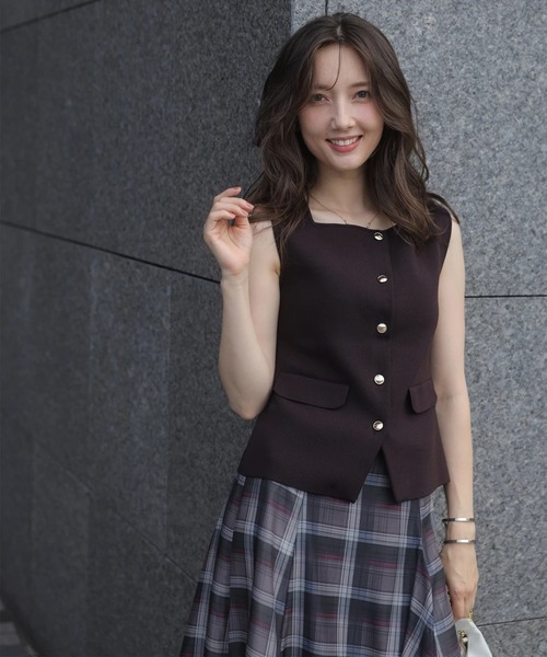 アプワイザーリッシェのスクエアネックジレニットプルオーバー　茶色 アプワイザーリッシェのスクエアネックジレニットプルオーバー