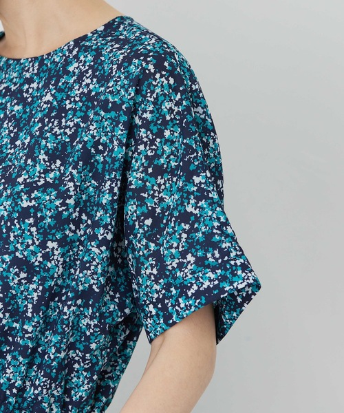 Petit Honfleur（プチオンフルール）の「アパッシュプリントワンピース（ワンピース・レディース・グリーン/ネイビー・9号/11号/13号）」の20枚目の写真