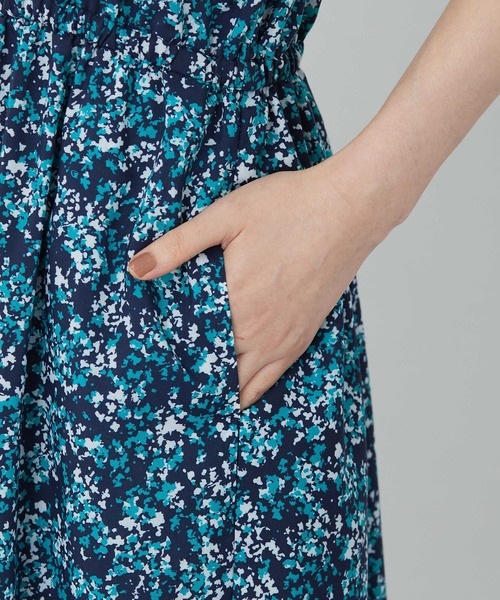 Petit Honfleur（プチオンフルール）の「アパッシュプリントワンピース（ワンピース・レディース・グリーン/ネイビー・9号/11号/13号）」の21枚目の写真