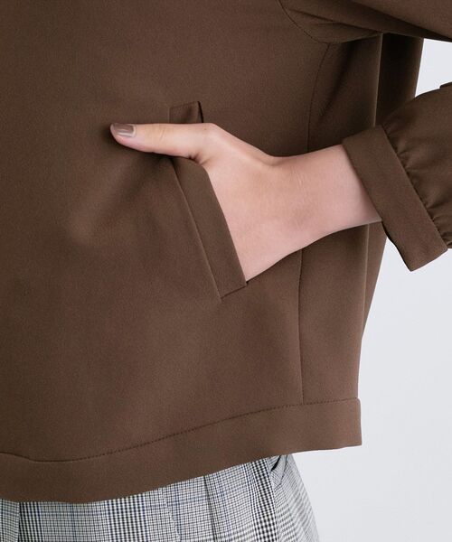 INDIVI(インディヴィ)の「【洗える/UVケア/吸汗速乾】ジョーゼットライトブルゾン(ブルゾン・レディース・ダークブラウン/ネイビー・40/38/36/15 /13/05/19)」の17枚目の写真