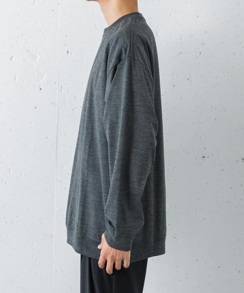 URBAN RESEARCH（アーバンリサーチ）の「new basic　WASHABLE MERINO WOOL CREW-NECK（ニット/セーター・メンズ・チャコールグレー/ブラック/ブラウン・MEDIUM/X-LARGE/LARGE）」の17枚目の写真