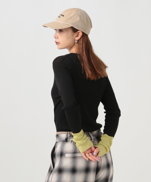 BAYFLOW（ベイフロー）の「[秋口まで活躍]バイカラーロングスリーブシアーニット（ニット/セーター・レディース・グレイッシュベージュ/オフホワイト/ブラック・FREE）」の8枚目の写真