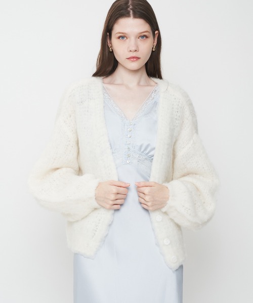 ME COUTURE(ミークチュール)の「Alpaca ブラッシュドニットカーディガン(カーディガン/ボレロ・レディース・オフホワイト/ラベンダー・FREE)」の11枚目の写真