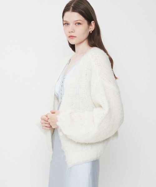 ME COUTURE(ミークチュール)の「Alpaca ブラッシュドニットカーディガン(カーディガン/ボレロ・レディース・オフホワイト/ラベンダー・FREE)」の12枚目の写真