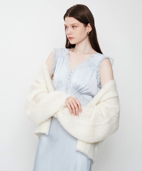 ME COUTURE(ミークチュール)の「Alpaca ブラッシュドニットカーディガン(カーディガン/ボレロ・レディース・オフホワイト/ラベンダー・FREE)」の7枚目の写真