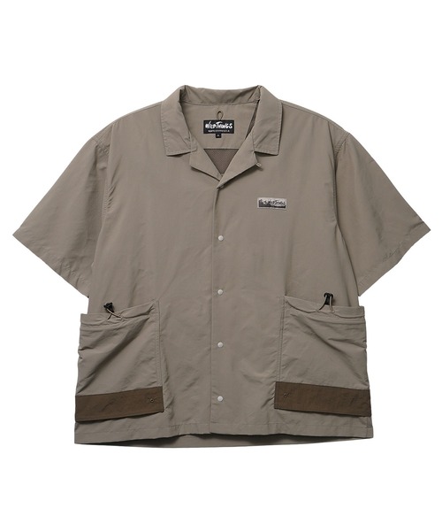 WILD THINGS(ワイルドシングス)の「WILDTHINGS SUPPLEX POUCH SHIRT WT25017AD(シャツ/ブラウス・メンズ・ベージュ/レッド・L/M)」の1枚目の写真