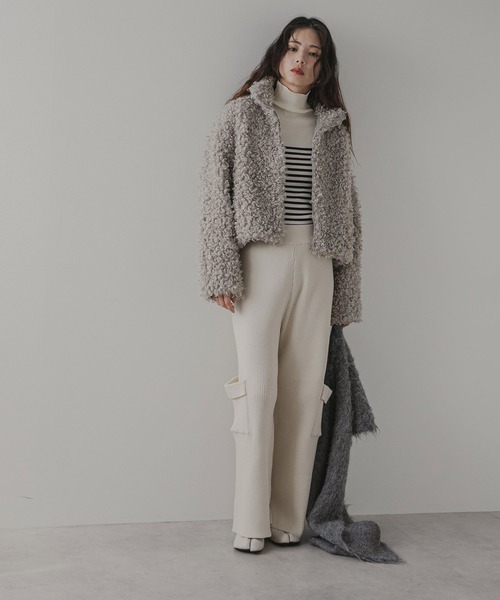 rectangle(レクタングル)の「プードルファーショートコート(その他アウター・レディース・グレイッシュベージュ/チャコールグレー/ブラウン・FREE)」の4枚目の写真