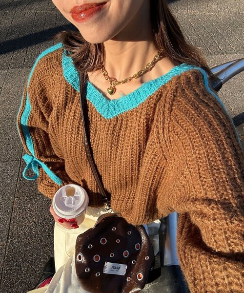 CIAOPANIC（チャオパニック）の「【WEB限定】袖ラインリボンラグランニット（ニット/セーター・レディース・イエロー/レッド/ベージュ/パープル/オフホワイト/グレー/ブラウン・ONE SIZE）」の3枚目の写真