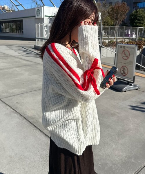 CIAOPANIC（チャオパニック）の「【WEB限定】袖ラインリボンラグランニット（ニット/セーター・レディース・イエロー/レッド/ベージュ/パープル/オフホワイト/グレー/ブラウン・ONE SIZE）」の9枚目の写真