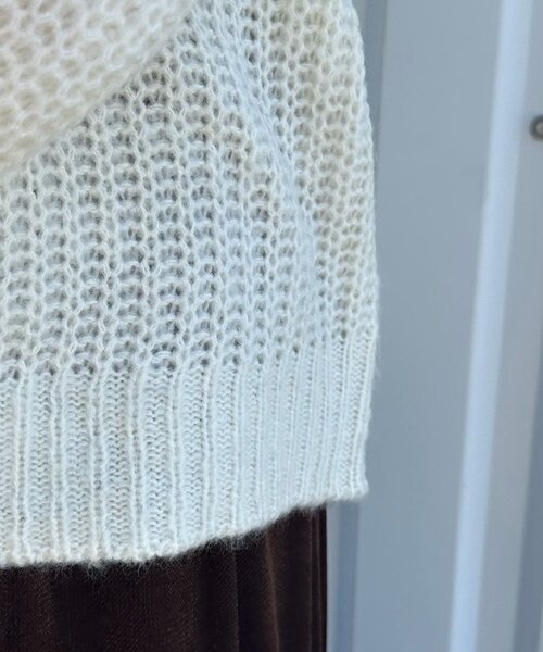 CIAOPANIC（チャオパニック）の「【WEB限定】袖ラインリボンラグランニット（ニット/セーター・レディース・イエロー/レッド/ベージュ/パープル/オフホワイト/グレー/ブラウン・ONE SIZE）」の19枚目の写真