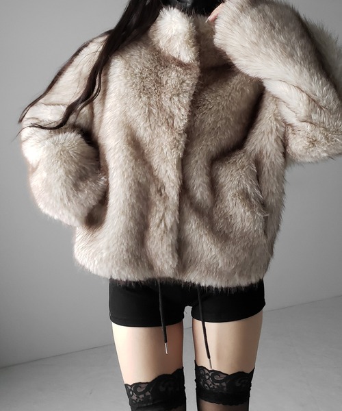 me+em select(ミームセレクト)の「【 5color 】スタンドカラーフェイクファークロップドコート / stand collar fake fur cropped coat(その他アウター・レディース・ブラウン/ベージュ/ブラック/アイボリー/グレー・FREE)」の11枚目の写真