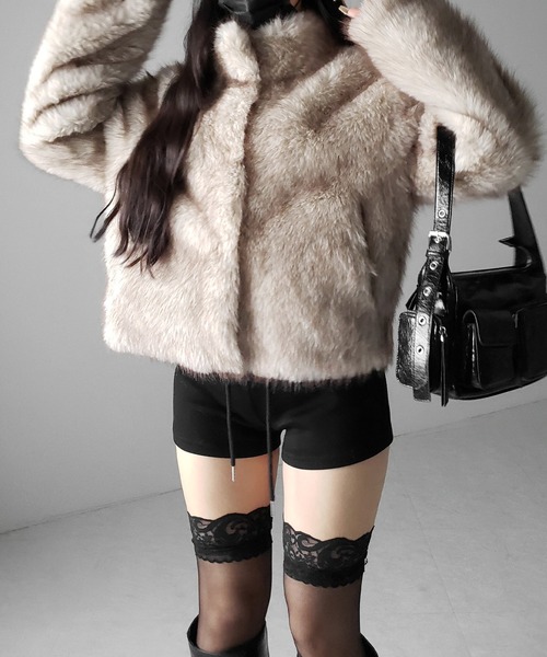 me+em select(ミームセレクト)の「【 5color 】スタンドカラーフェイクファークロップドコート / stand collar fake fur cropped coat(その他アウター・レディース・ブラウン/ベージュ/ブラック/アイボリー/グレー・FREE)」の12枚目の写真