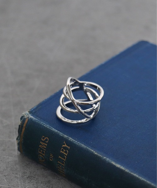 Three Four Time（ｽﾘｰﾌｫｰﾀｲﾑ）の「ラインメタルスカーフリング（ストール/ショール・レディース・シルバー/ゴールド・FREE）」の3枚目の写真