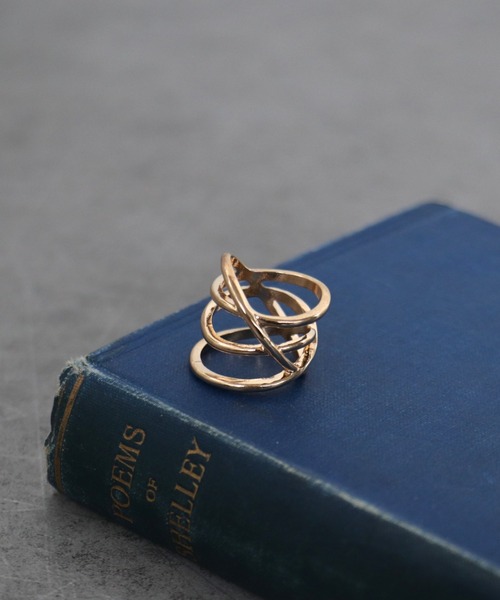 Three Four Time（ｽﾘｰﾌｫｰﾀｲﾑ）の「ラインメタルスカーフリング（ストール/ショール・レディース・シルバー/ゴールド・FREE）」の4枚目の写真