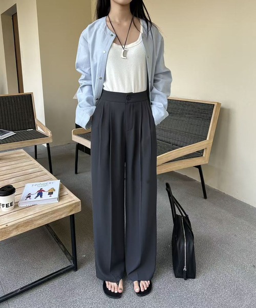 aimoha(アイモハ)の「ストレート タック ワイドパンツ(スラックス・レディース・レッド/ダークグレー/ダークベージュ/ブラック/ライトベージュ・MEDIUM/SMALL/LARGE)」の3枚目の写真
