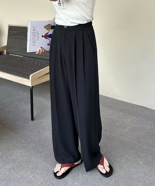 aimoha(アイモハ)の「ストレート タック ワイドパンツ(スラックス・レディース・レッド/ダークグレー/ダークベージュ/ブラック/ライトベージュ・MEDIUM/SMALL/LARGE)」の2枚目の写真