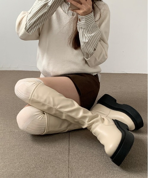 gossip!ロサンゼルス(ゴシップロサンゼルス)の「ストレッチブロックヒールボリュームソールロングブーツ 美脚効果 Y2K(ブーツ・レディース・オフホワイト/ブラック・S/M/L/XL)」の5枚目の写真