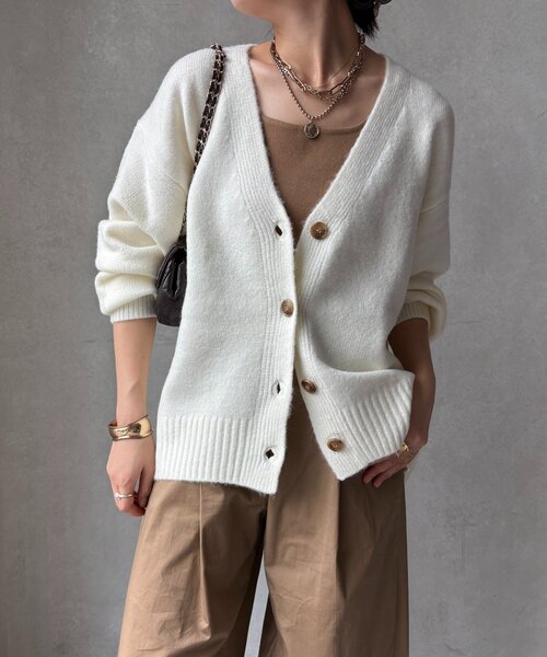 DouDou（ドゥドゥ）の「【WEB限定】Vネックワイドワイドカーディガン（カーディガン/ボレロ・レディース・レッド/キャメル/オフホワイト/チャコールグレー・FREE）」の2枚目の写真