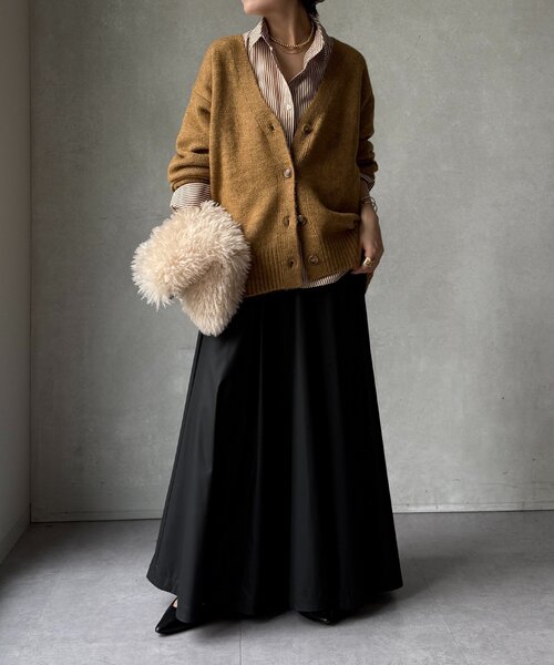 DouDou（ドゥドゥ）の「【WEB限定】Vネックワイドワイドカーディガン（カーディガン/ボレロ・レディース・レッド/キャメル/オフホワイト/チャコールグレー・FREE）」の15枚目の写真