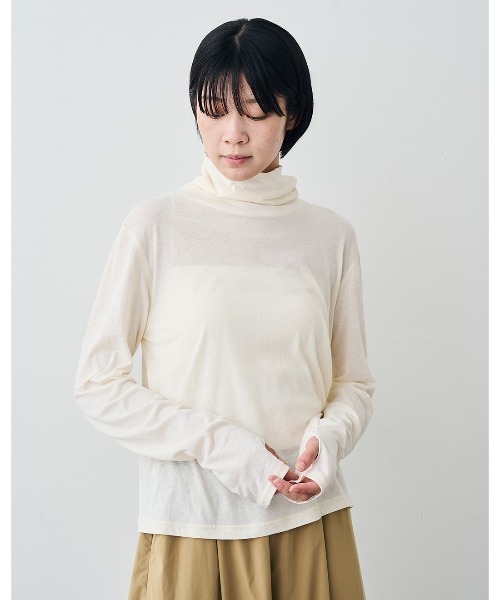 Live in comfort(リブインコンフォート)の「リブ イン コンフォート 素肌のように心地よい 綿100%のシアースキンハイネックトップス(Tシャツ/カットソー・レディース・イエロー/ブラック/アイボリー・S/M/L/LL/3L/4L)」の2枚目の写真