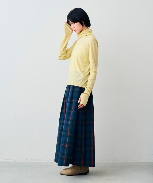 Live in comfort(リブインコンフォート)の「リブ イン コンフォート 素肌のように心地よい 綿100%のシアースキンハイネックトップス(Tシャツ/カットソー・レディース・イエロー/ブラック/アイボリー・S/M/L/LL/3L/4L)」の6枚目の写真