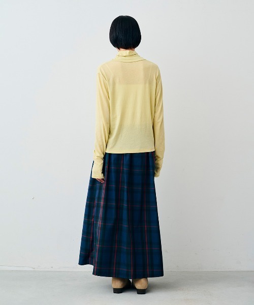 Live in comfort(リブインコンフォート)の「リブ イン コンフォート 素肌のように心地よい 綿100%のシアースキンハイネックトップス(Tシャツ/カットソー・レディース・イエロー/ブラック/アイボリー・S/M/L/LL/3L/4L)」の7枚目の写真