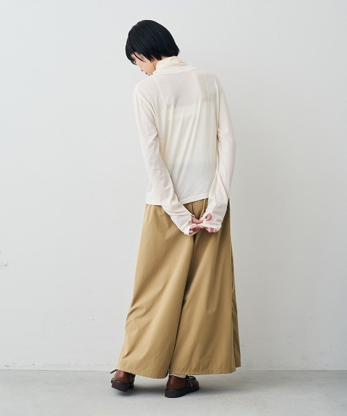 Live in comfort(リブインコンフォート)の「リブ イン コンフォート 素肌のように心地よい 綿100%のシアースキンハイネックトップス(Tシャツ/カットソー・レディース・イエロー/ブラック/アイボリー・S/M/L/LL/3L/4L)」の16枚目の写真