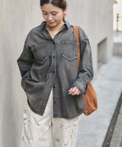 JOURNAL STANDARD（ジャーナルスタンダード）の「《追加3》ライトオンスデニムシャツ（シャツ/ブラウス・レディース・ブラック系その他/キャメル/ブルー系その他・FREE）」の16枚目の写真