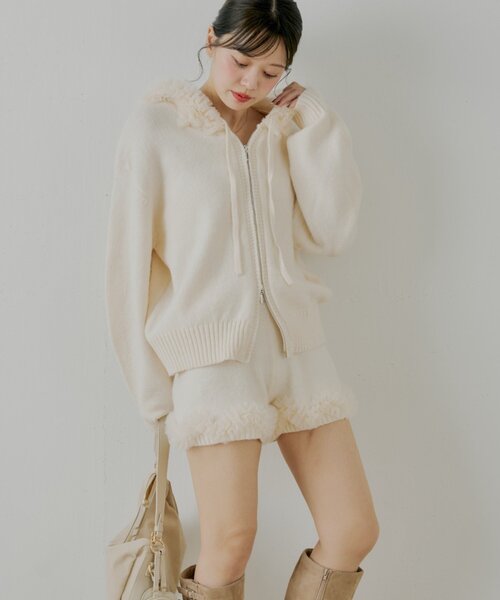 Chico（チコ）の「【セットアップ対応】裾フリルニットショートパンツ（その他パンツ・レディース・チャコールグレー/グレー/アイボリー・FREE）」の14枚目の写真