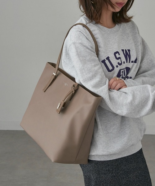 U.S. POLO ASSN.（ユーエスポロアッスン）の「【U.S. POLO ASSN.】≪別注≫ キーリング付 クラシックトートバッグ PC A4サイズ収納可能 ビジネスバッグ 通勤 通学（トートバッグ・レディース・ブラウン/ブラック/グレイッシュベージュ・FREE）」の19枚目の写真